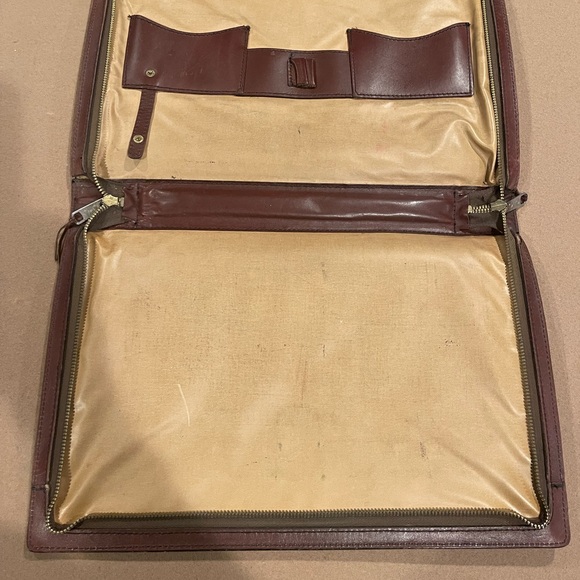 Leather portfolio - Picture 3 of 5